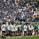 HLV và cầu thủ Nhật Bản cúi đầu xin lỗi người hâm mộ sau khi gục ngã trước Brazil ở World Cup 2026