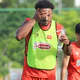 Đội tuyển Việt Nam vượt nắng tập luyện, sẵn sàng đấu Gangwon FC