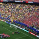 World Cup trên sân nhà: Bóng đá, kinh doanh và chuyện bán cho ai?