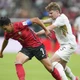 Từ chiếc áo đấu bị rách ở World Cup…