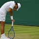 Tay vợt gốc Việt dùng suất ăn nhanh khổng lồ trên giường bệnh sau trận thua sốc ở Wimbledon