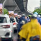 Mưa lớn đúng giờ cao điểm, nhiều tuyến đường Hà Nội ùn tắc kéo dài ​