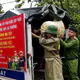 Khẩn trương khắc phục hậu quả, hỗ trợ người dân di dời khỏi khu vực sạt lở tại Lào Cai