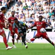 Liverpool thoát thua phút cuối trước Newcastle