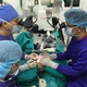 Dấu ấn vi phẫu tái tạo: 10 năm sau ca ghép lại toàn bộ da đầu cho bé gái 2 tuổi