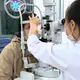 Dị vật văng vào mắt khi gặt, tuốt lúa - cảnh báo chấn thương nhãn cầu mùa thu hoạch