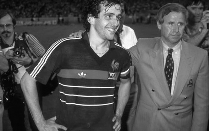 Ngược dòng ký ức EURO 1984: Ngả mũ trước Platini