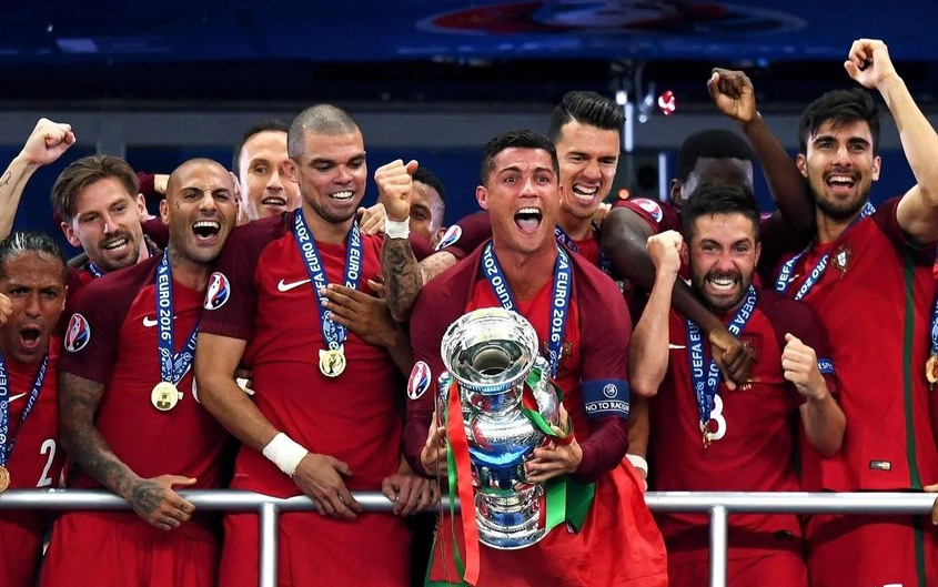 Ngược dòng ký ức, EURO 2016: Bồ Đào Nha lên đỉnh theo cách không thể đặc biệt hơn
