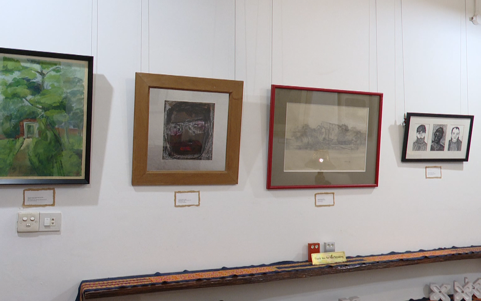 Triển lãm “Những người bạn nghệ sĩ của Something Gallery” 