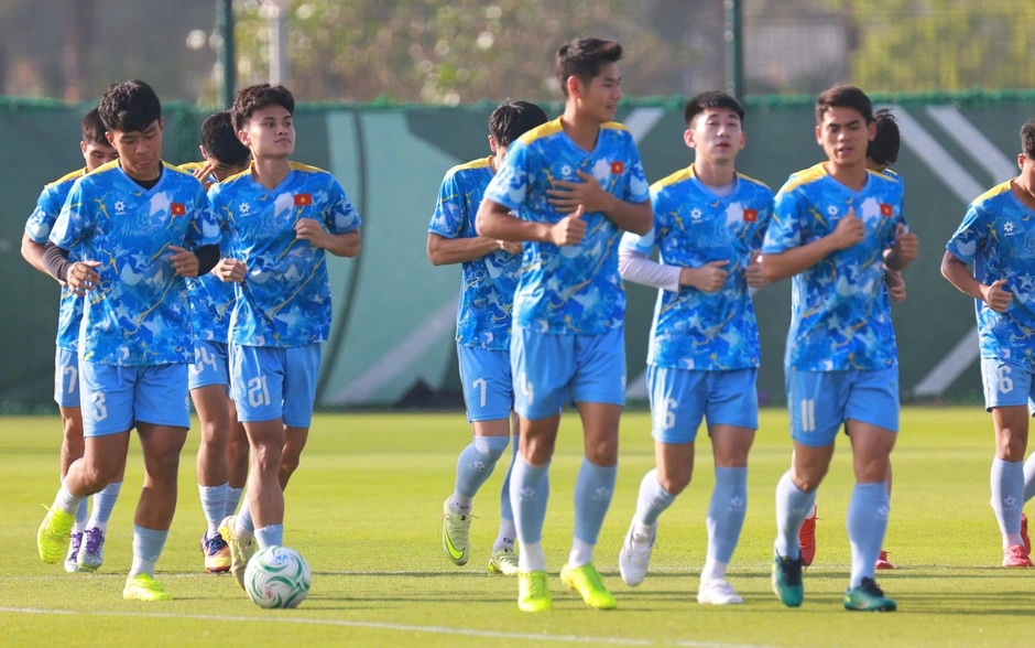 Đội tuyển U23 Việt Nam trở lại sân tập, tìm phương án đánh bại Kyrgyzstan