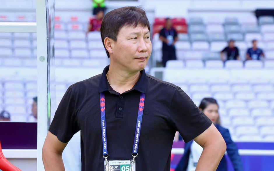 Thước ngắm của hàng công đội tuyển Việt Nam lệch hướng, HLV Kim Sang Sik 'đau đầu' tìm lời giải
