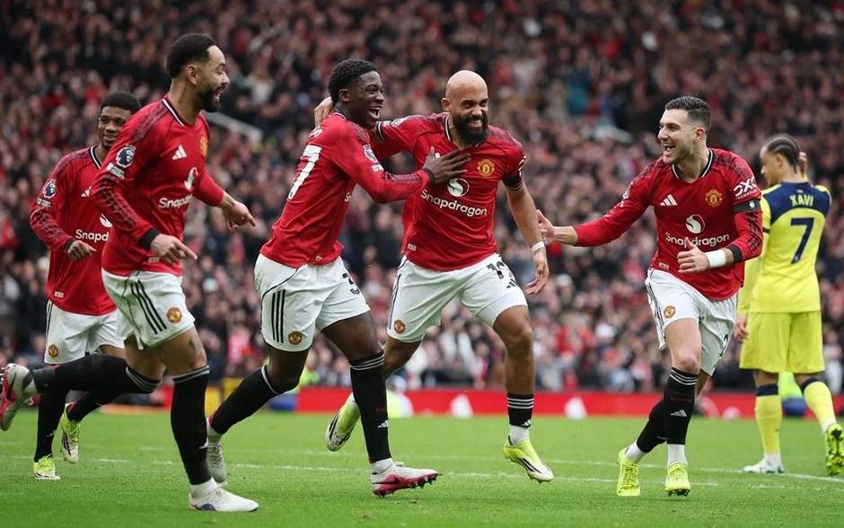 Bản tin KICK OFF Thể thao ngày 8/2: MU thắng trận thứ 4 liên tiếp