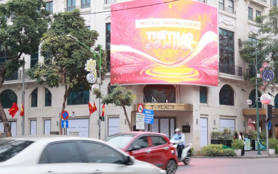 Khi màn hình LED kể câu chuyện ‘Cống hiến”