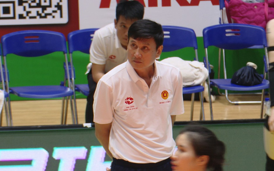 Đội bóng chuyền nữ Binh chủng Thông tin - Binh đoàn 19 gặp nhiều khó khăn giai đoạn trẻ hoá