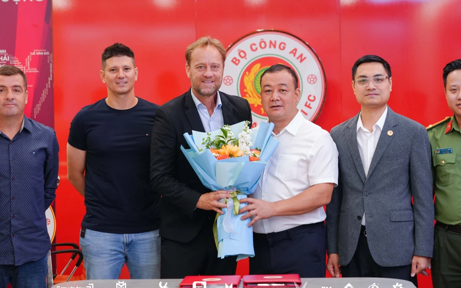 Giữ chân HLV Polking, CAHN quyết tiến xa ở đấu trường khu vực và châu lục