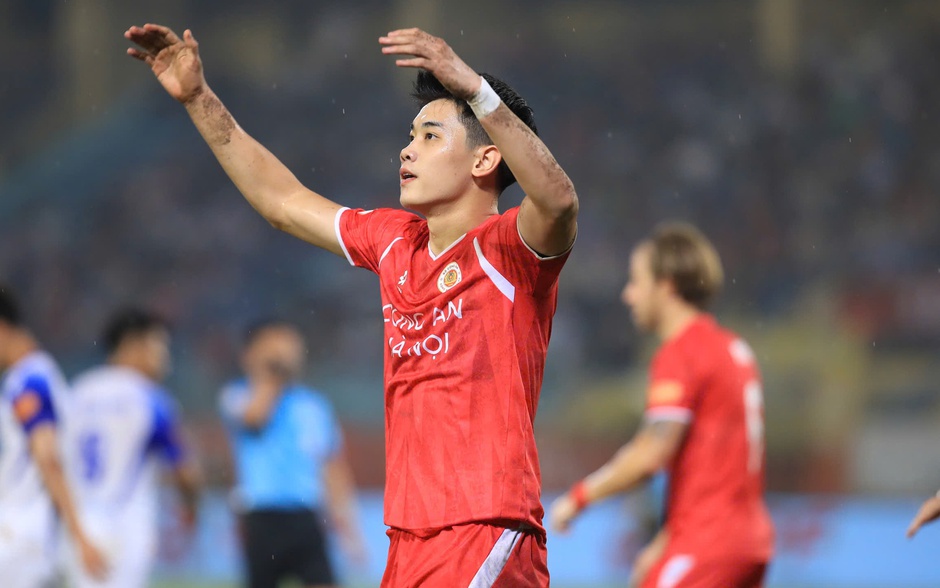 Bản tin KICK OFF Thể thao ngày 27/4: Đình Bắc lập hat-trick, CAHN củng cố ngôi đầu V-League