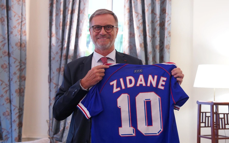 VIDEO Đại sứ Pháp Olivier Brochet: Đội tuyển Pháp tiến xa ở World Cup 2026