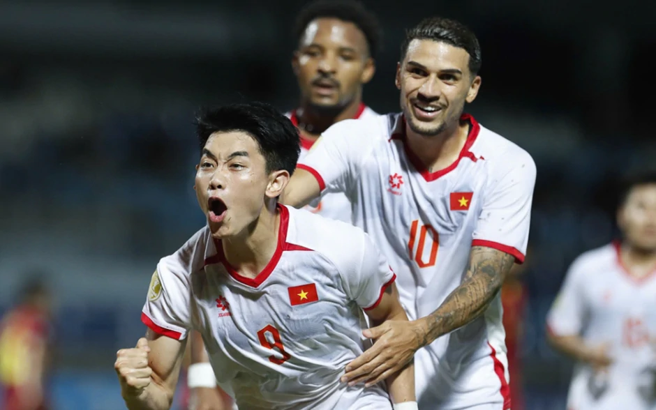 Bản tin KICK OFF Thể thao ngày 25/7: Đình Bắc lập hattrick giúp đội tuyển Việt Nam thắng đậm trận ra quân ASEAN Cup