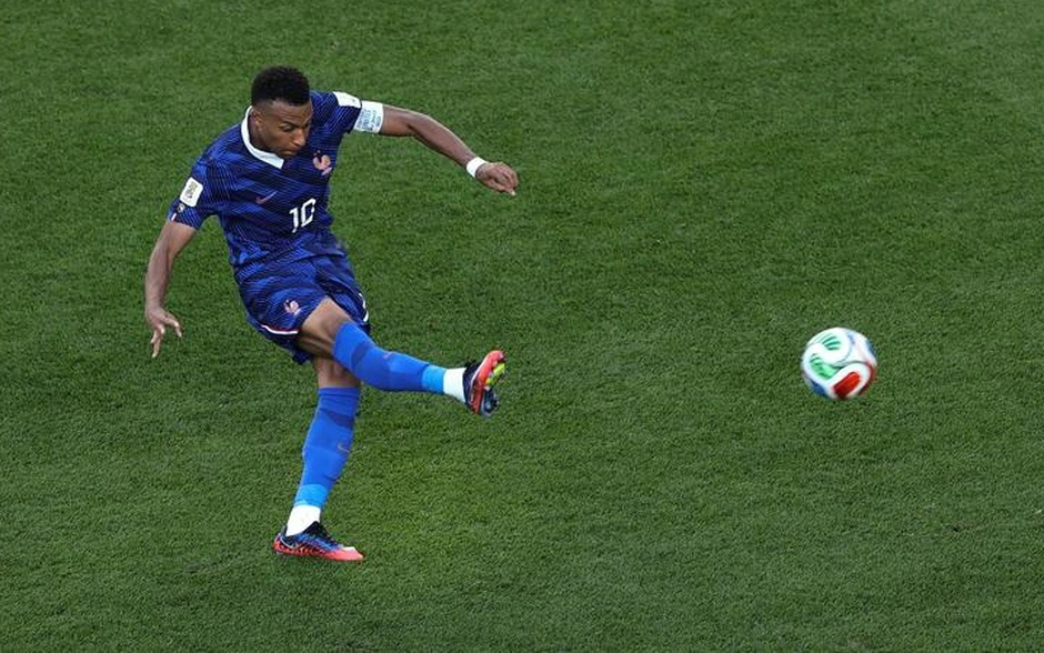 VIDEO Bản tin World Cup 2026 On-Trend ngày 5/7: Mbappe vượt Messi trong cuộc đua Vua phá lưới, Pháp thẳng tiến vào tứ kết 