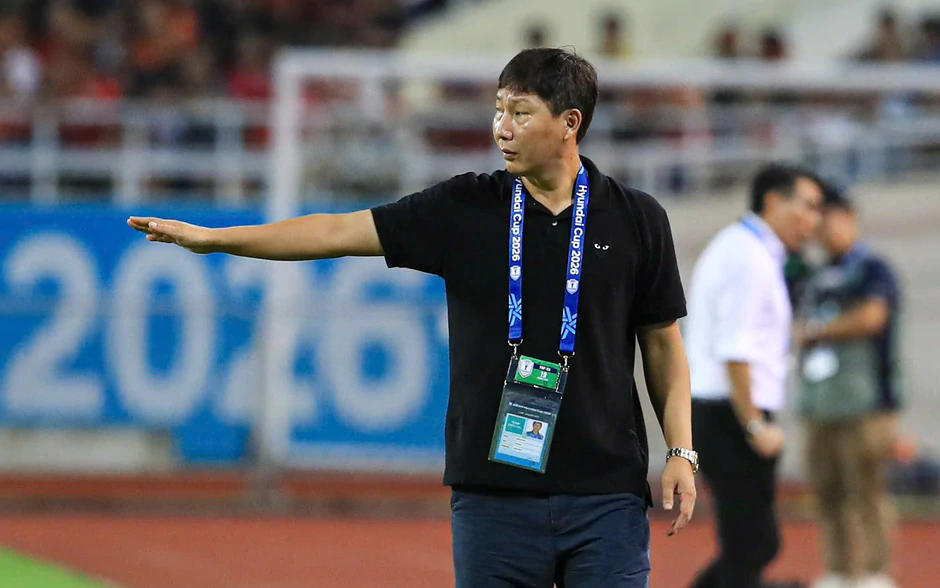 ASEAN Cup 2026: HLV Kim Sang Sik giăng bẫy 'Voi chiến' tại chảo lửa Rajamangala