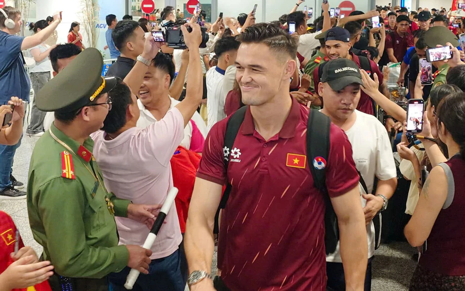 ASEAN Cup 2026: Đội tuyển Việt Nam về Hà Nội, tinh thần hứng khởi, sẵn sàng tái đấu Thái Lan