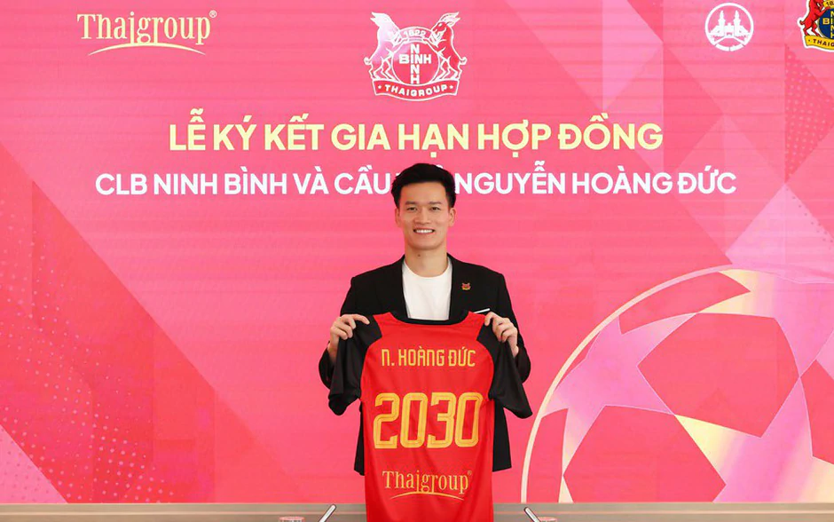 [VIDEO] Tiền vệ Hoàng Đức gia hạn hợp đồng với CLB Ninh Bình đến năm 2030